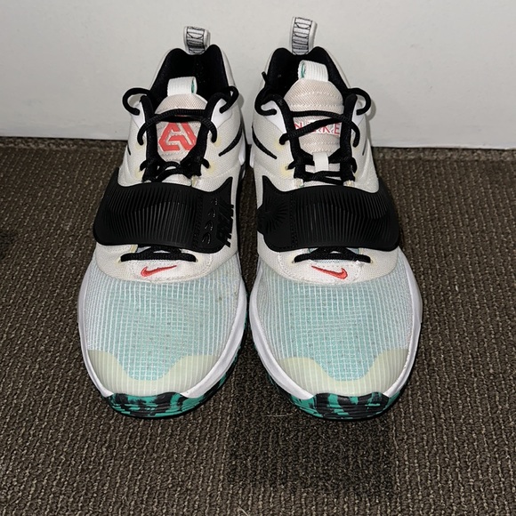 Men’s Nike Zoom Freak 3 - Picture 2 of 6